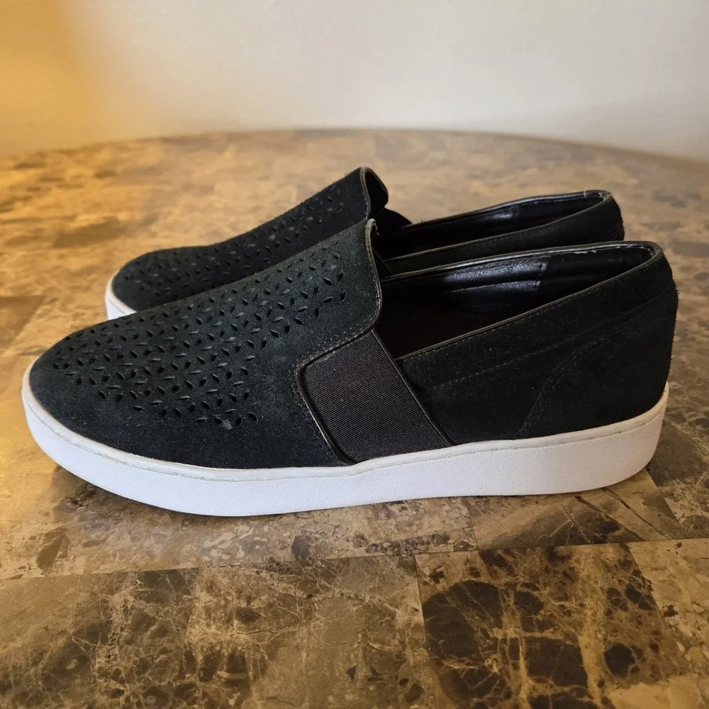 Vionic Women's black Perforated Suede Slip On Comfort Kani Sneakers Shoes Sz 8